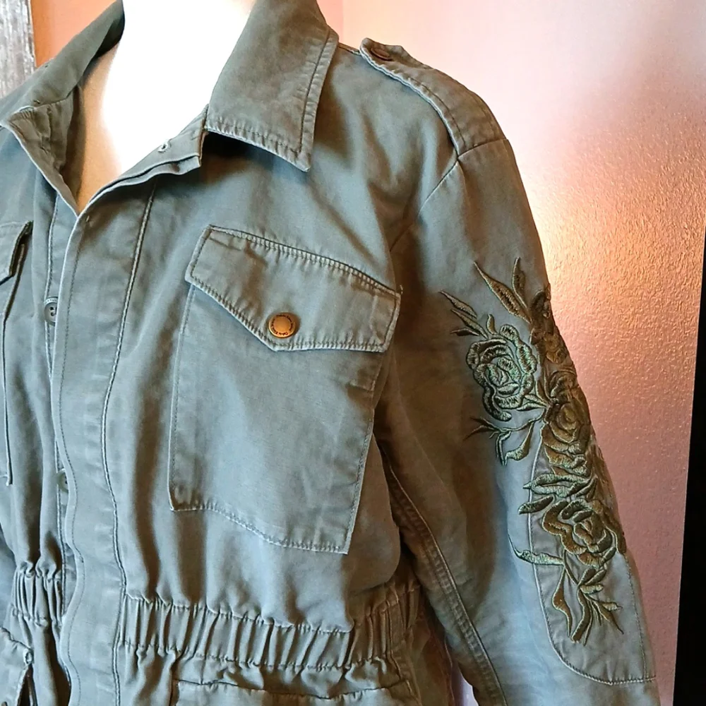 Calvin Klein womens embroidered cargo jacket size S - Picture 2 of 11